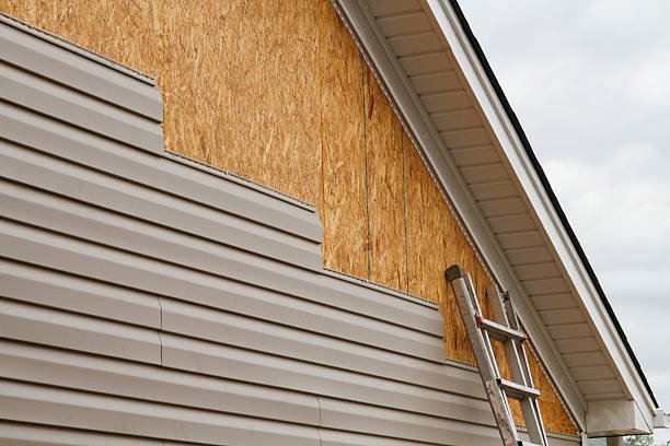 Professional Siding Inspection technician working in Clinton, SC